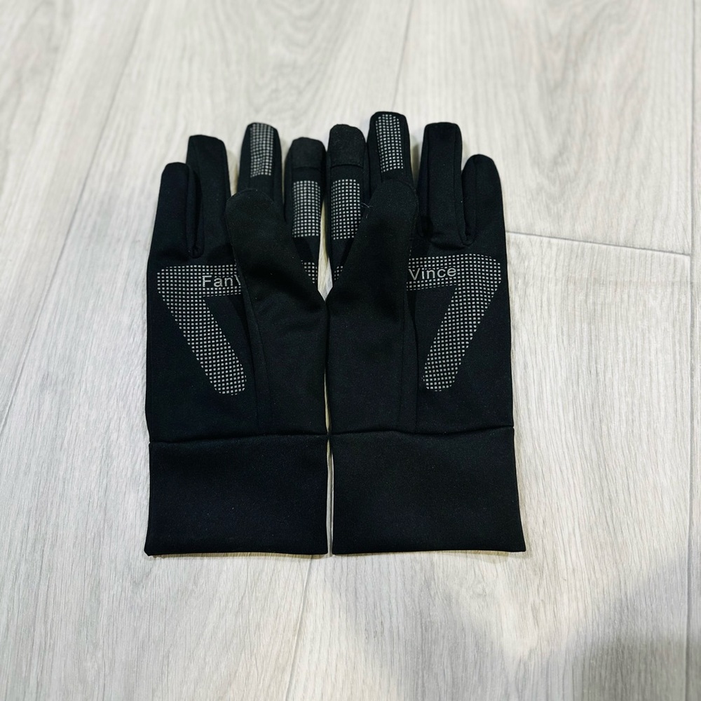 FanVince Fleece Lined Thermal Gloves With Touch Screen Ability